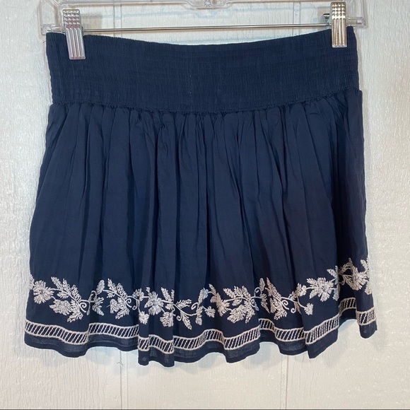 Aeropostale Navy Blue and White Lace Mini Skirt XS - Picture 3 of 5